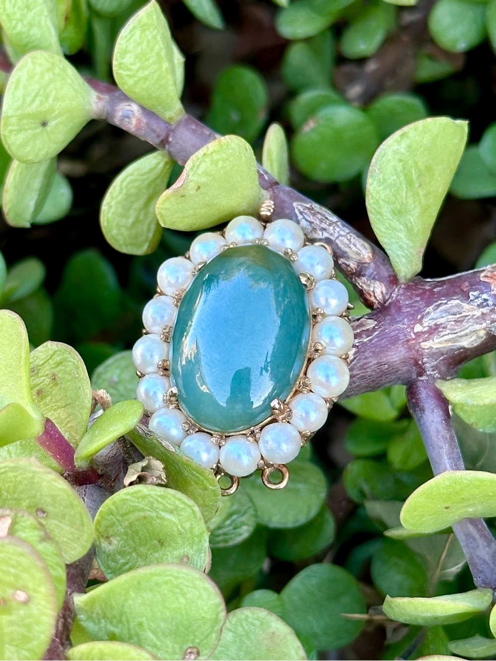 Vintage 12 Carat Chalcedony Quartz and Pearl Halo Broach in 14K Yellow Gold